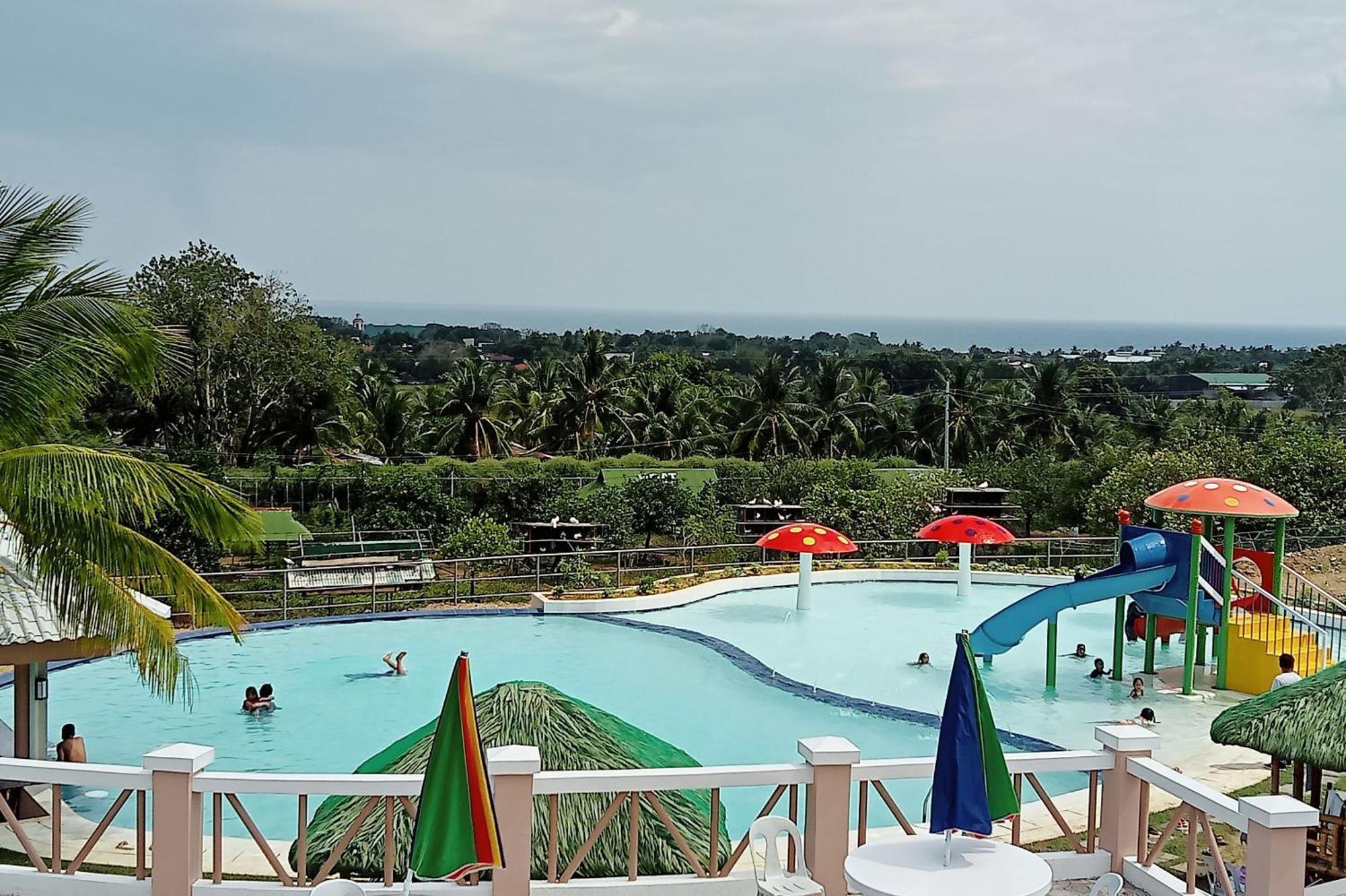 Garin Farm Pilgrimage Resort Powered By Cocotel San Joaquin Exterior foto